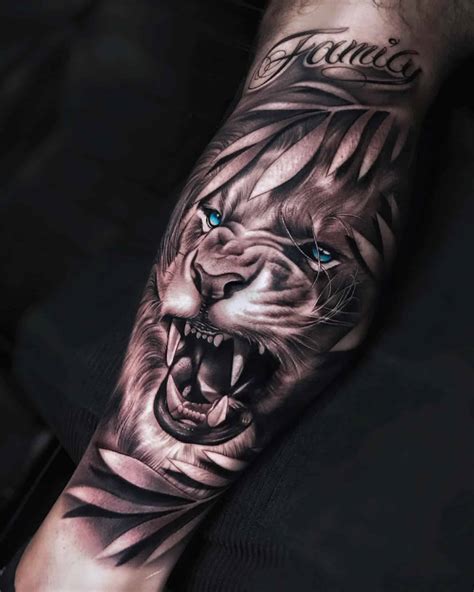 Aggregate more than 53 lion tattoo on - in.cdgdbentre