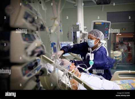 INTENSIVE CARE UNIT Stock Photo - Alamy