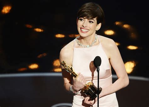 Anne Hathaway Reflects on Controversial 2013 Oscars Dress