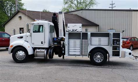 Peterbilt Service Truck with Articulating Crane | QT Equipment | Peterbilt, Trucks, Peterbilt trucks