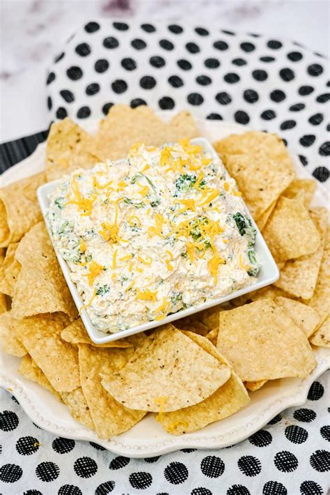 Easy Broccoli Cheese Dip – Best Homemade Cream Cheese Dip Recipe ...