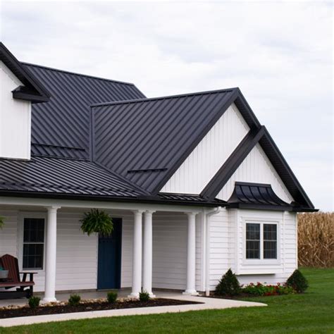 Metal roofs farmhouse, House roof, Metal roof houses