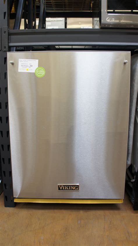 24" Viking VDWU324SS Fully Integrated Dishwasher - Appliances TV Outlet