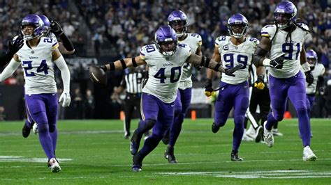 Minnesota Vikings quarterback gets real on being benched for Jaren Hall ...