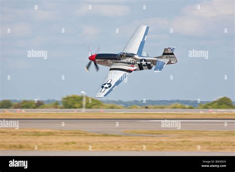 P-51 Mustang Glamorous Gal performing in air show at NAS Jacksonville ...