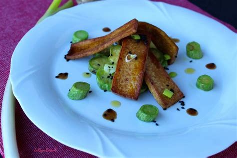 Tofu marinato e zucchine trombetta trifolate | Recipe | Vegan recipes, Marinated tofu, Food