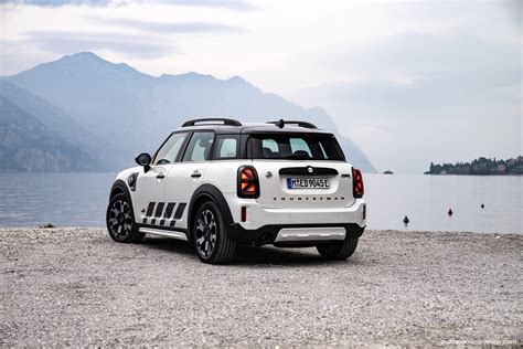 Mini Countryman Cooper SE ALL4 Untamed Edition (2023) - pictures ...