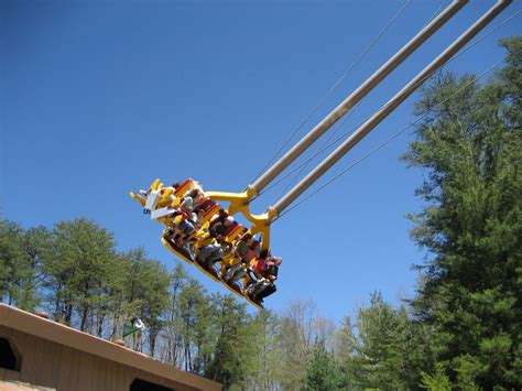 Dollywood Reviews, Rides & Guide