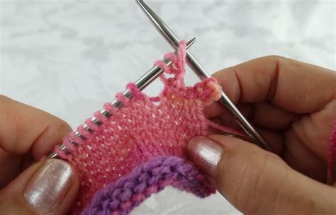 How to Bind Off In Knitting: Methods Every Knitter Needs To Know - Create & Craft Blog | Bind ...