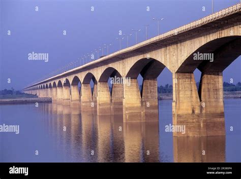 5375 meter long Mahatma Gandhi Setu, the bridge ouver the Ganga at ...