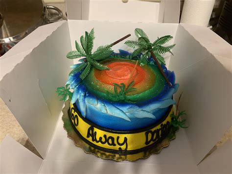 Got my own Publix Hurricane Cake 😍 : r/orlando