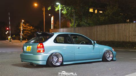 Slammed Honda Civic EK parce que ça change un peu ! De l'essence dans ...