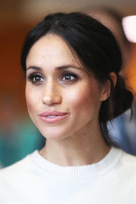 Meghan Markle Has Nailed the Art of the Beauty Uniform | Makeup looks ...