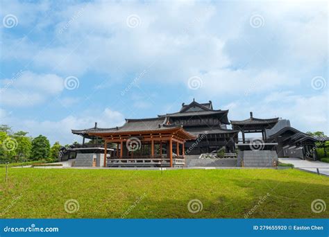 Ancient Chinese Palace Architecture Stock Photo - Image of plant ...