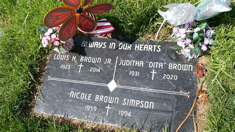 Nicole Brown Simpson Grave Ascension Cemetery Lake Forest Orange County ...