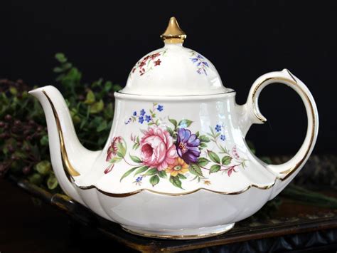 Pin by 이명희 on 찻잔 | Tea pots vintage, Tea pots, Tea