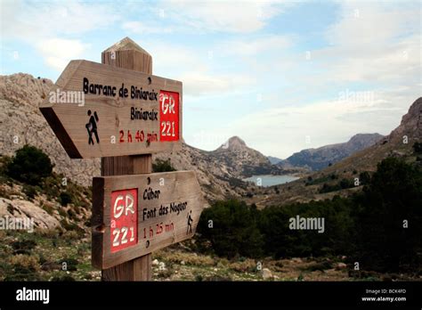 Hiking trail in Mallorca Stock Photo - Alamy