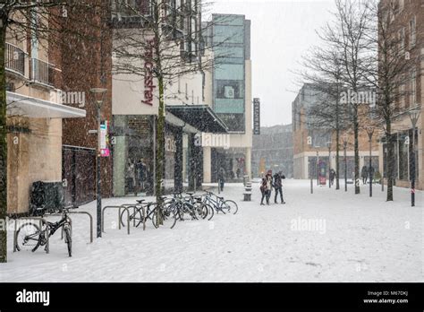 Exeter, Devon, UK. 1st March 2018. UK Weather. Exeter in the heavy snow from Storm Emma Credit ...