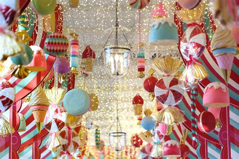 Need Holiday Decor Inspiration? The White House’s Magical Theme Is ...