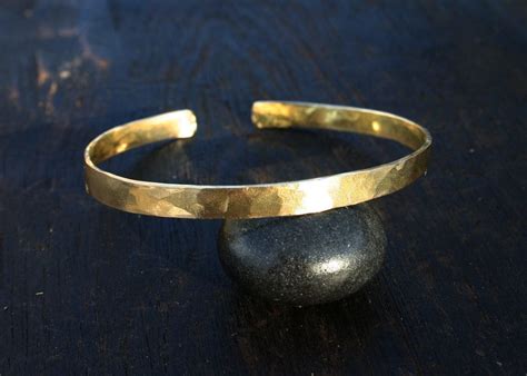 18k Gold Cuff Bracelet. Solid Gold Cuff. Hammered Gold Cuff