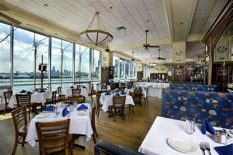 Navy Pier Restaurant Review: Riva Crabhouse - Concierge Preferred