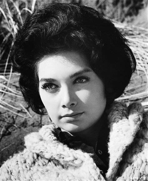 Suzanne Pleshette in The Birds | Suzanne pleshette, Classic movie stars ...