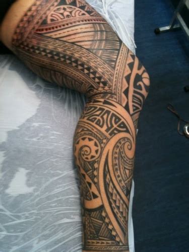 26 Fascinating Tribal Leg Tattoos