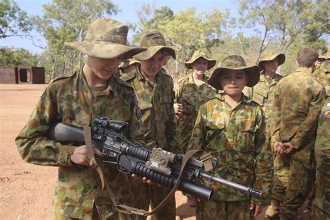 DVIDS - Images - Australian Army Cadets visit MRF-D Marines [Image 2 of 10]