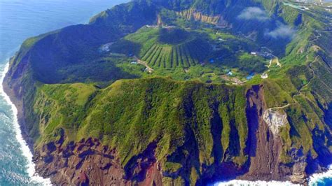 aogashima island - Yallabook