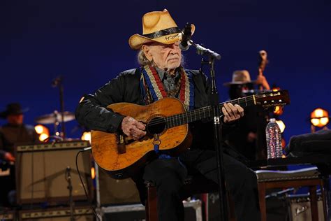 Willie Nelson To Release New Studio Album ‘Bluegrass’