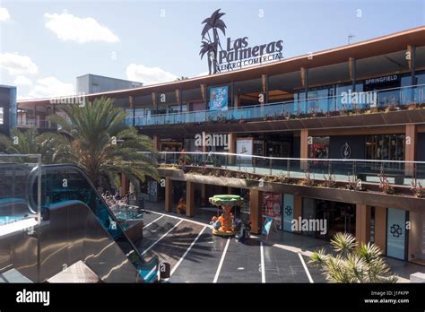 Centro Comercial Las Palmeras Shopping Centre in Corralejo ...