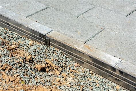 How to Install Metal Landscape Edging: 4 Simple Steps | House Grail