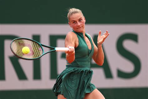 Tennis Star Marta Kostyuk Goes Viral For Outfit At The French Open ...