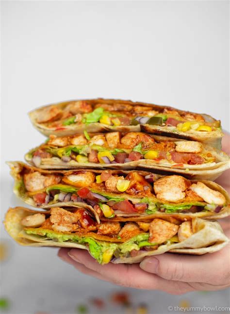 Chicken Crunchwrap Supreme (With Barbecue Sauce) - The Yummy Bowl