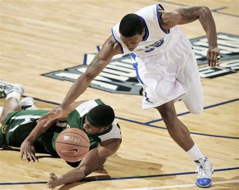 Fast Break Basketball: 8 Keys to Attack Quickly and Score