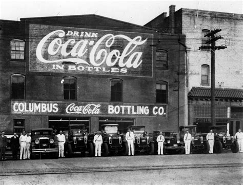 Vintage Photos of Coca-Cola Delivery Trucks From Between the 1900s and ...