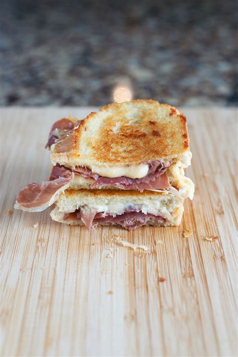 Prosciutto & Gouda Grilled Cheese | BS' in the Kitchen