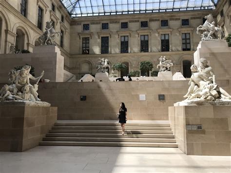 The Louvre Museum; facts, figures and current exhibitions