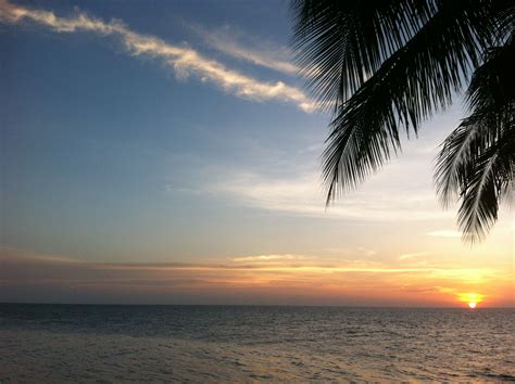 Sunset at Kota Kinabalu | Sunset, Beautiful places, Outdoor