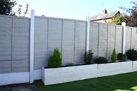 What Is The Best Way To Paint A Garden Fence - Garden Design Ideas