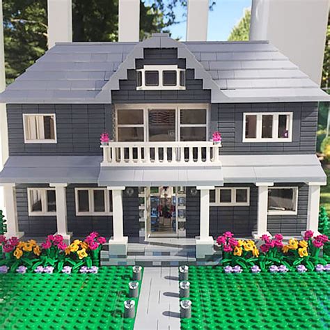 This Artist will Create an Exact Replica of your House with LEGOs