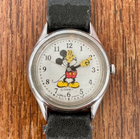 Vintage Lorus Disney Mickey Mouse Watch Lorus Quartz V515-6128 R Ladies ...