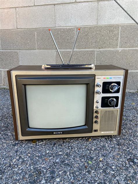 Vintage Mint Condition 1977 Sony Trinitron KV-1215 TV Television size ...