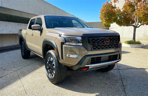 Video: I Get Hands-On with the New 2022 Nissan Frontier: Is It Finally a Tacoma Killer? - The ...