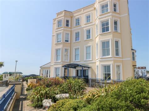 Wales Beachfront Cottages | Seafront with Sea Views