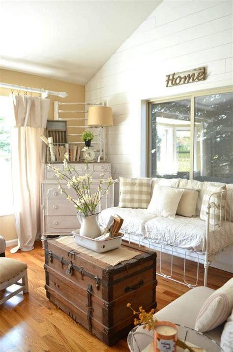 50+ Stunning Farmhouse Furniture and Decor Ideas to Turn Your Home into a Rustic Getaway Spot ...