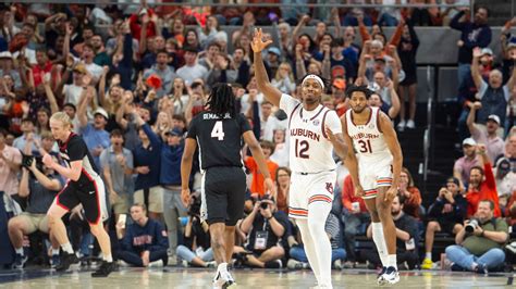 Auburn basketball showing different ways to win ahead of postseason