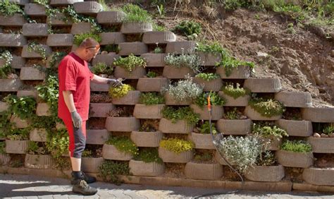 What are the Different Types of Garden Retaining Walls?