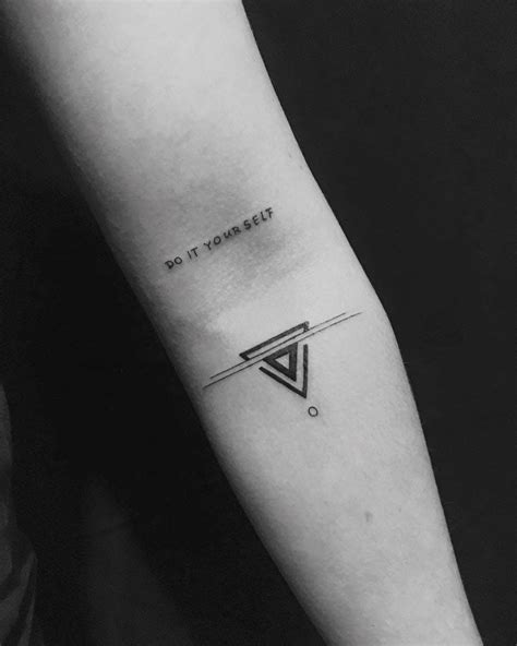 Minimalist Geometric Tattoo Images - The Style Inspiration