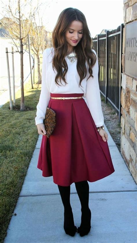 These 36 Photos Prove You've Got to Wear a Midi Skirt This Spring ... | Skirt outfits modest ...